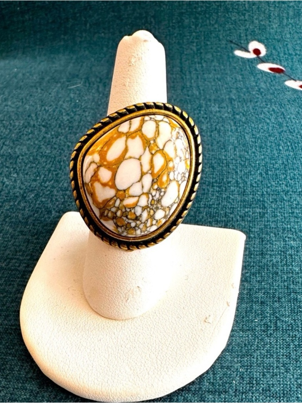 Bundle of 5 stretchy fashion rings